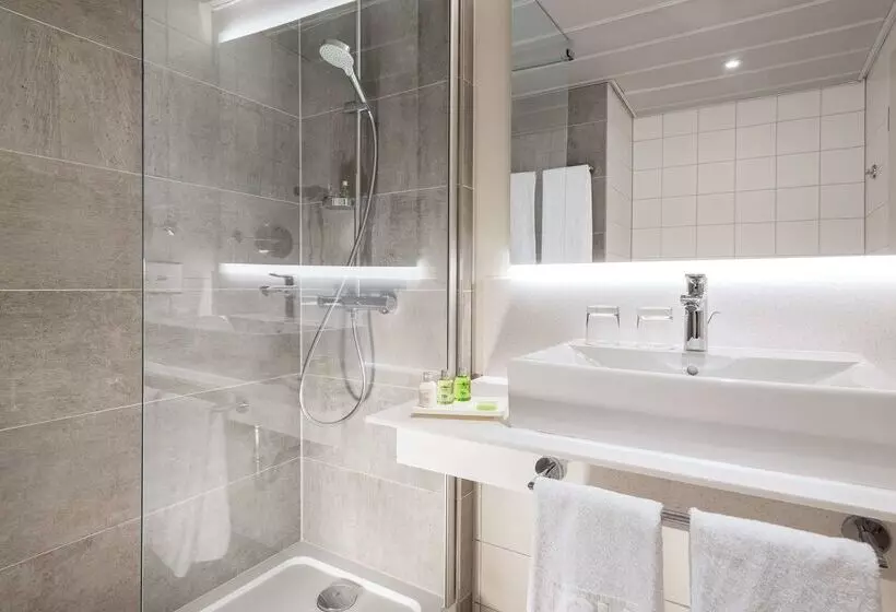 هتل NH Luxembourg Airport