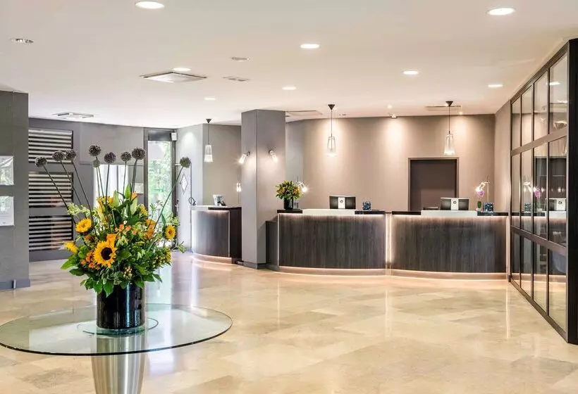 هتل NH Luxembourg Airport