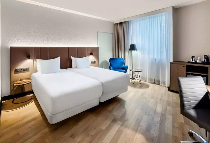 هتل NH Luxembourg Airport