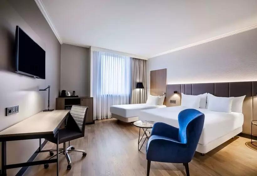 هتل NH Luxembourg Airport