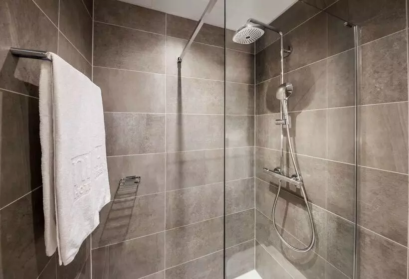 هتل NH Luxembourg Airport