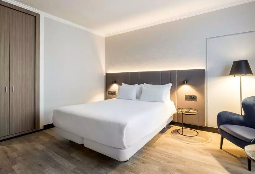 هتل NH Luxembourg Airport