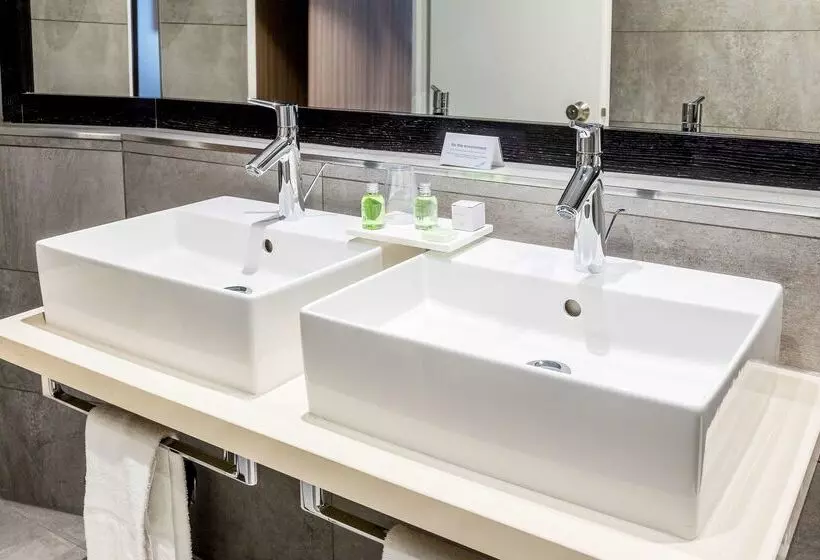 هتل NH Luxembourg Airport