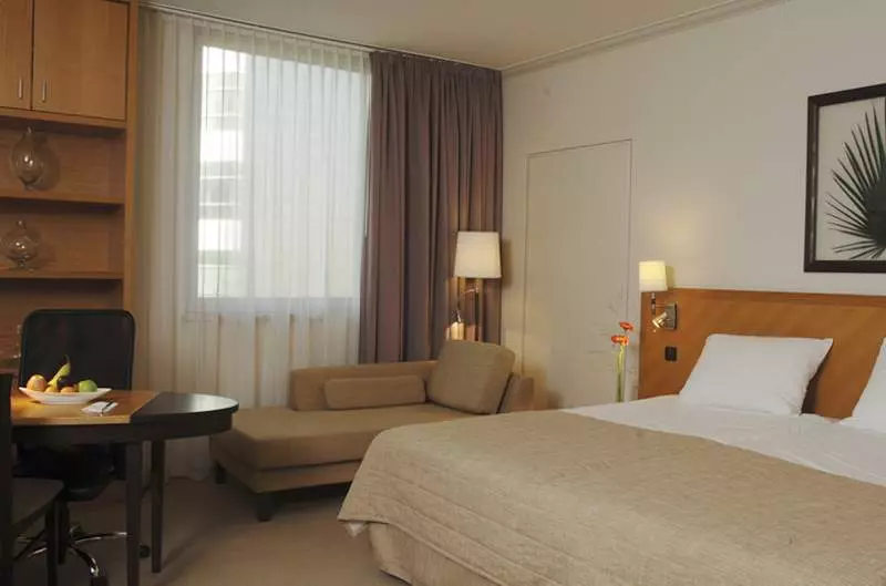 هتل NH Luxembourg Airport