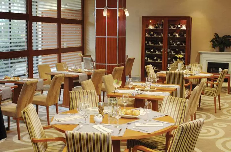 هتل NH Luxembourg Airport