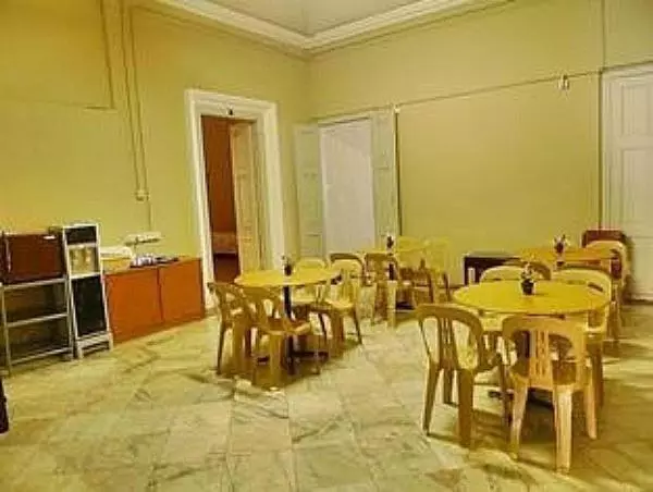 Отель Paramount