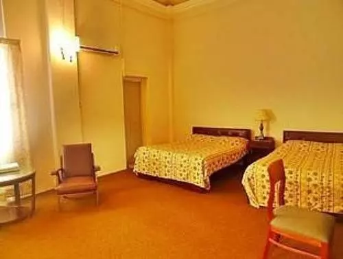 Отель Paramount