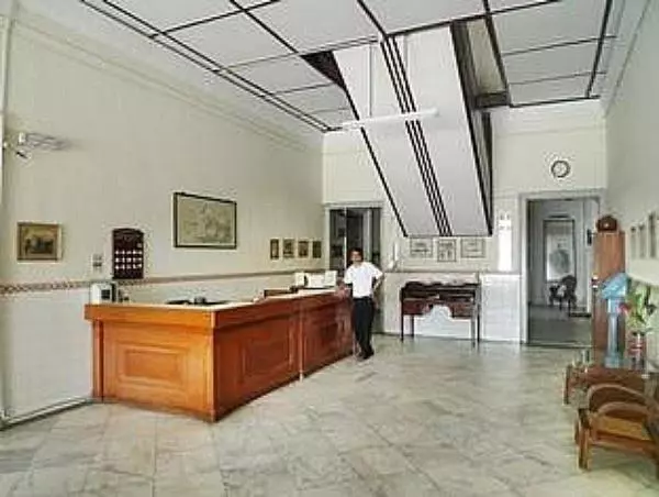 Отель Paramount