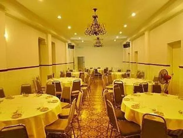 Отель Paramount