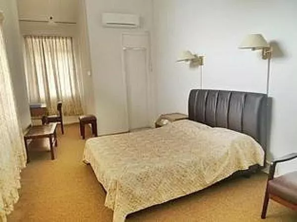 Отель Paramount