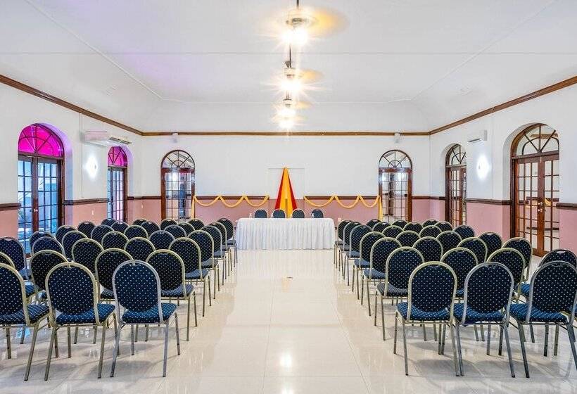 Grand Decameron Montego Beach, A Trademark All Inclusive Resort