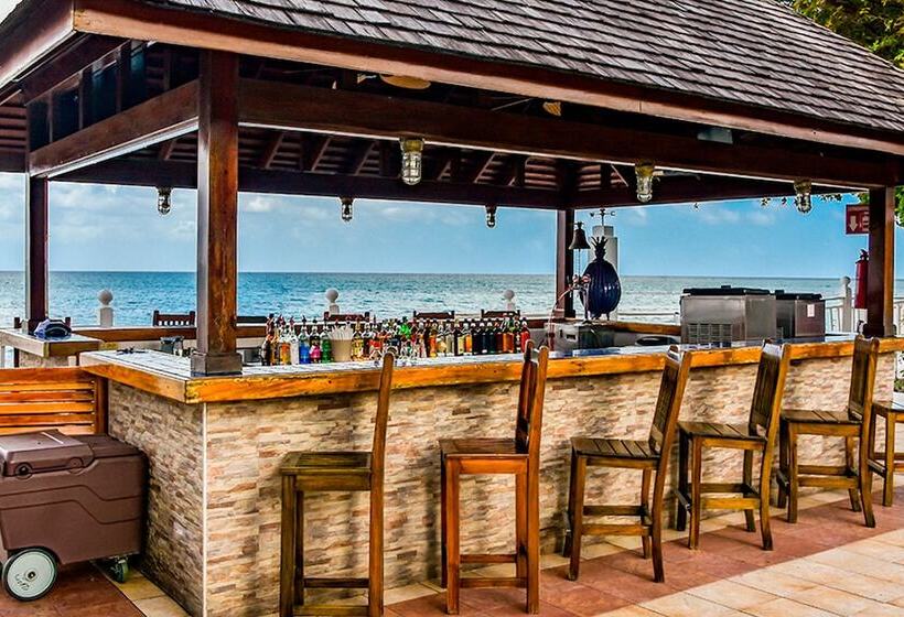 Grand Decameron Montego Beach, A Trademark All Inclusive Resort