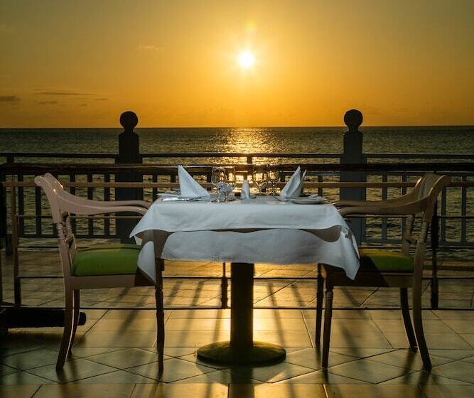 Grand Decameron Montego Beach, A Trademark All Inclusive Resort