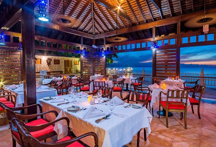 Grand Decameron Montego Beach, A Trademark All Inclusive Resort