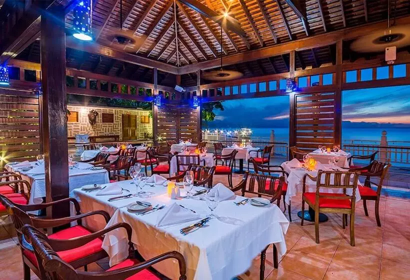 Grand Decameron Montego Beach, A Trademark All Inclusive Resort