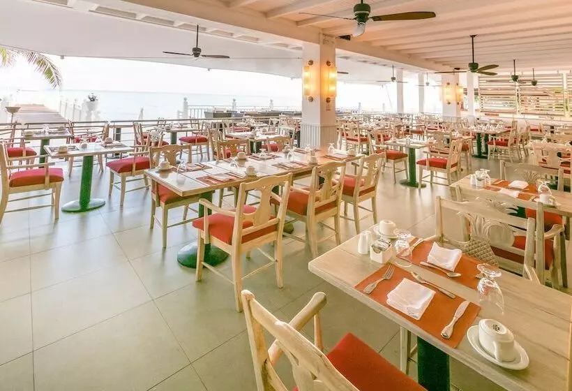 Grand Decameron Montego Beach, A Trademark All Inclusive Resort