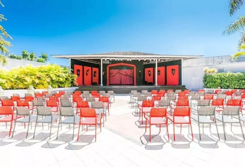 Grand Decameron Montego Beach, A Trademark All Inclusive Resort