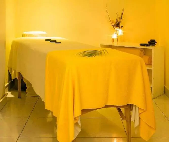 Grand Decameron Montego Beach, A Trademark All Inclusive Resort