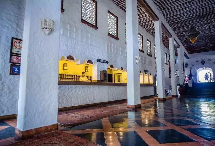 בית מלון כפרי Serena Beach Resort & Spa