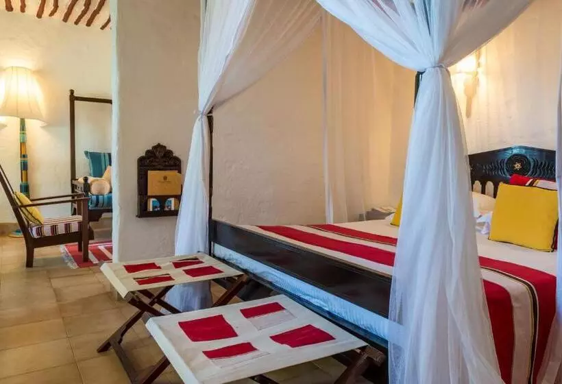 בית מלון כפרי Serena Beach Resort & Spa