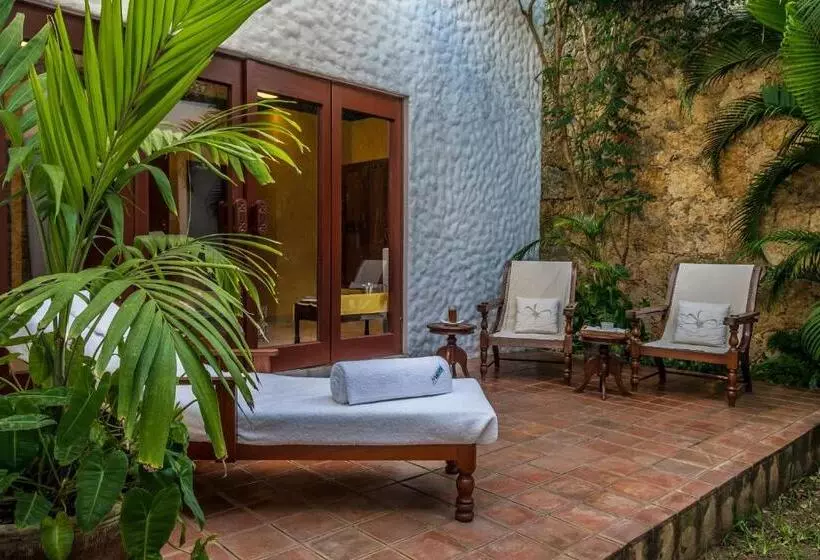 בית מלון כפרי Serena Beach Resort & Spa