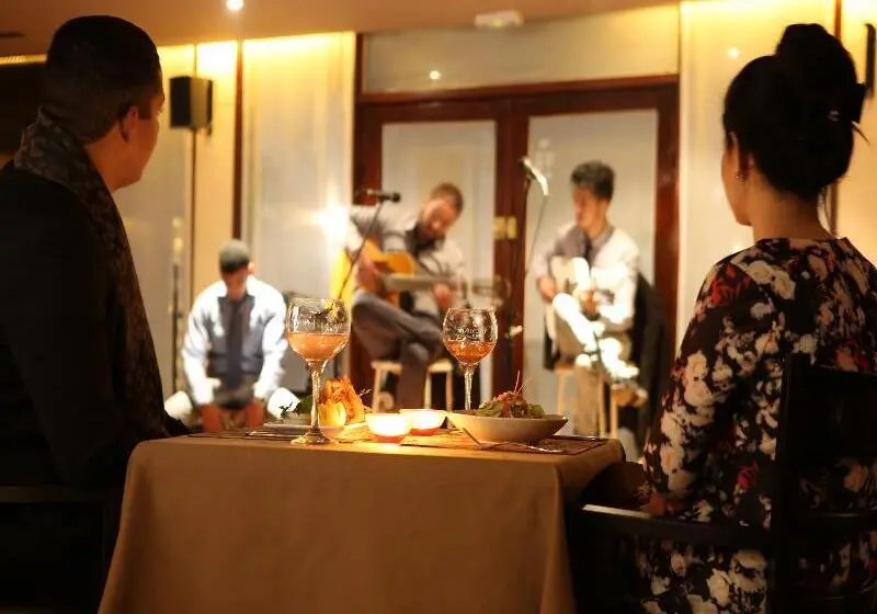 هتل Transatlantique