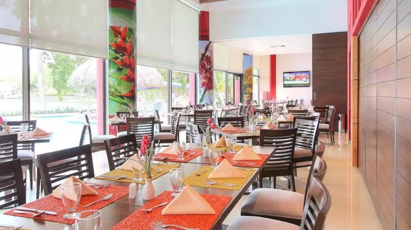 Отель Fiesta Inn Villahermosa Cencali