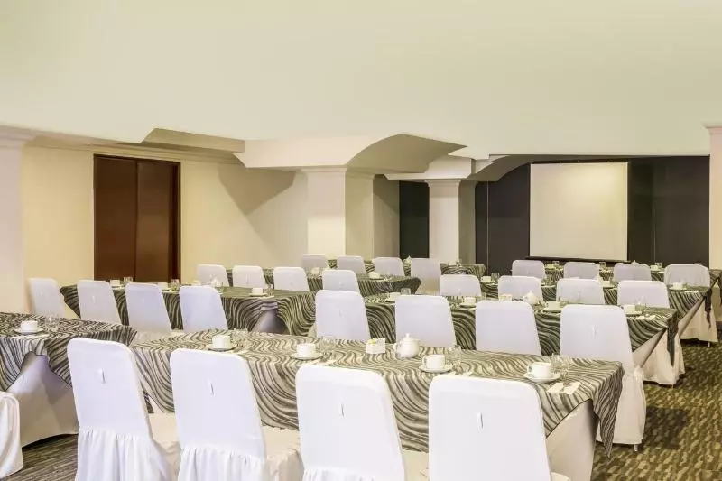 בית מלון כפרי Plaza Génova Centro