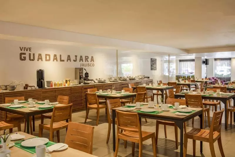 בית מלון כפרי Plaza Génova Centro