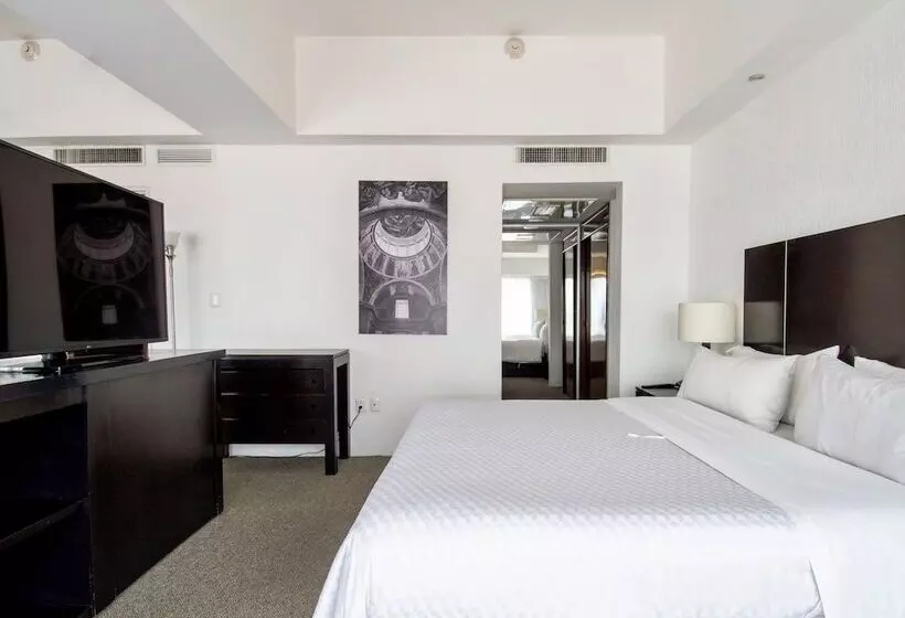 בית מלון כפרי Plaza Génova Centro