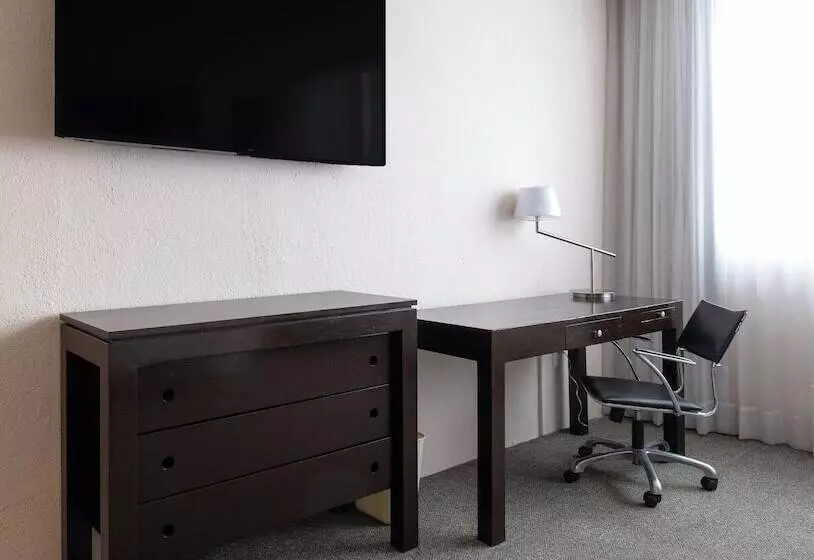 בית מלון כפרי Plaza Génova Centro