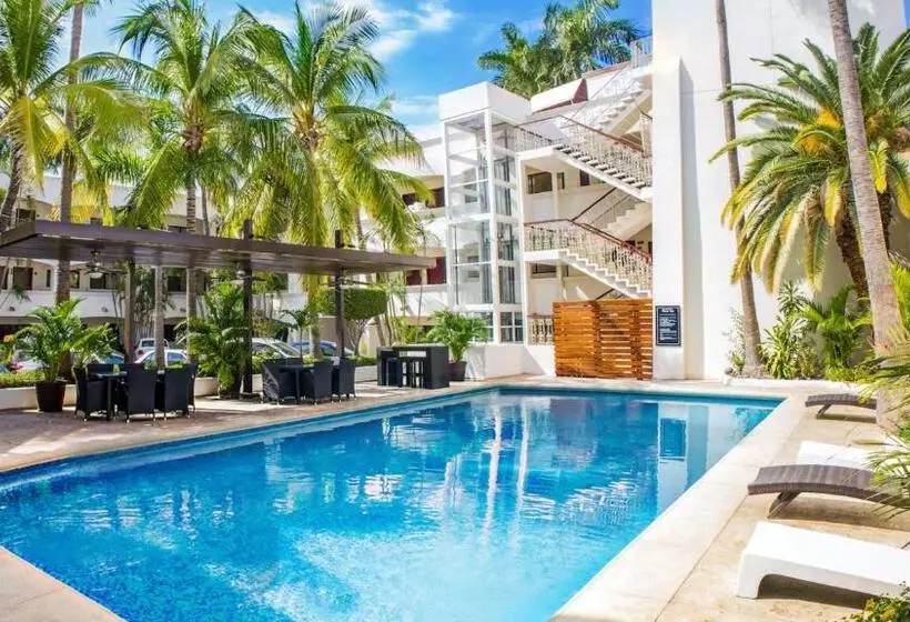 Otel Wyndham Garden Los Mochis Plaza Inn