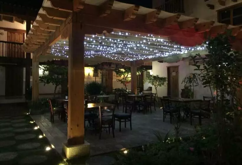 ホテル Santa Clara