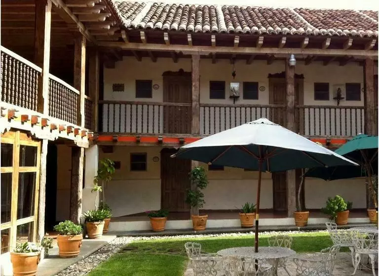 ホテル Santa Clara