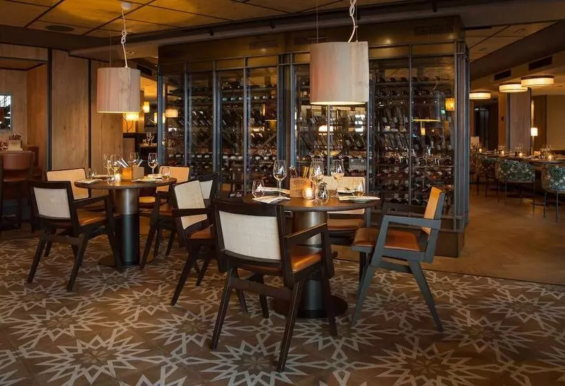 Отель Scandic Holmenkollen Park