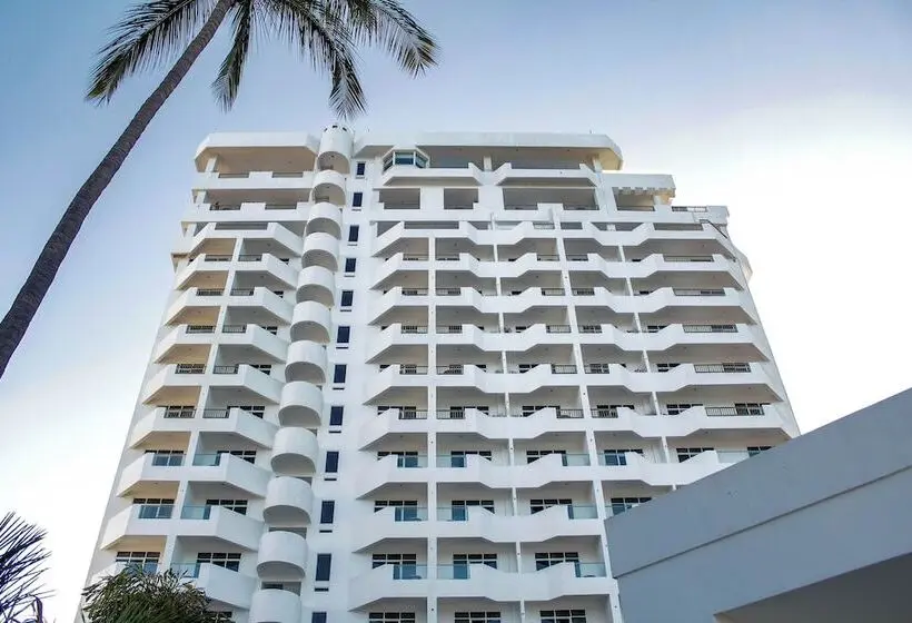 ホテル Sunvivia by Fiesta Americana Mazatlán