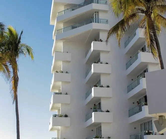 ホテル Sunvivia by Fiesta Americana Mazatlán