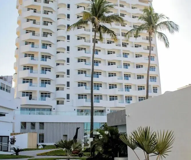 ホテル Sunvivia by Fiesta Americana Mazatlán