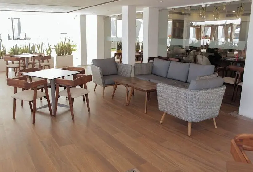 ホテル Sunvivia by Fiesta Americana Mazatlán