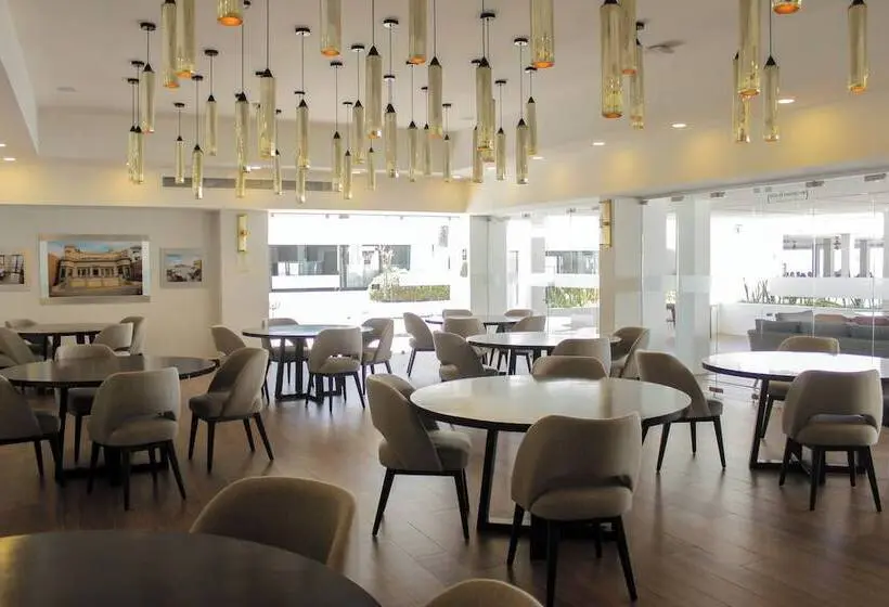 ホテル Sunvivia by Fiesta Americana Mazatlán