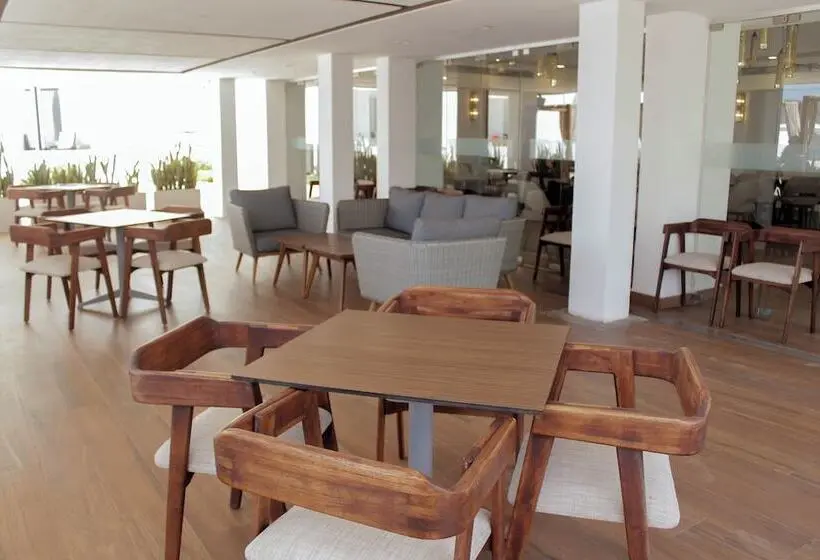 ホテル Sunvivia by Fiesta Americana Mazatlán