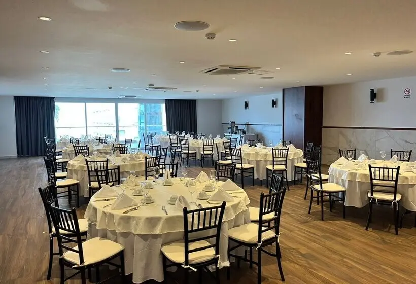 ホテル Sunvivia by Fiesta Americana Mazatlán