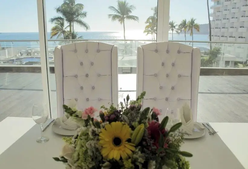 ホテル Sunvivia by Fiesta Americana Mazatlán