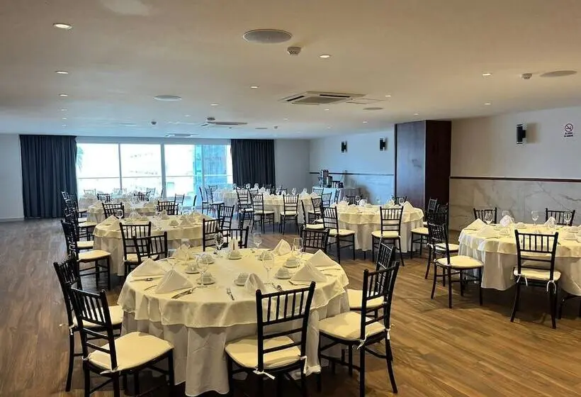 ホテル Sunvivia by Fiesta Americana Mazatlán