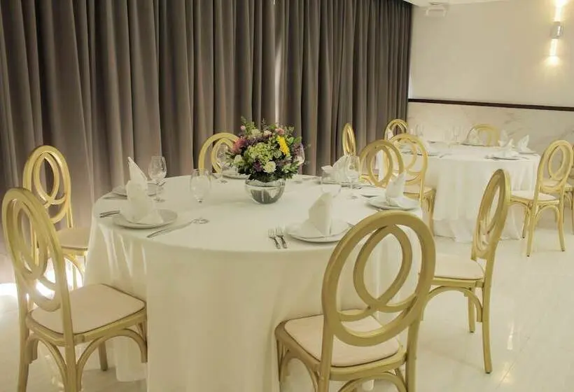 ホテル Sunvivia by Fiesta Americana Mazatlán