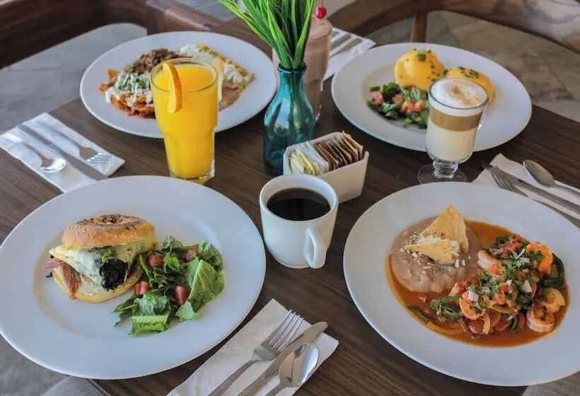 ホテル Sunvivia by Fiesta Americana Mazatlán