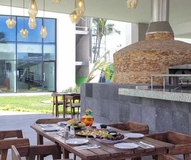 ホテル Sunvivia by Fiesta Americana Mazatlán