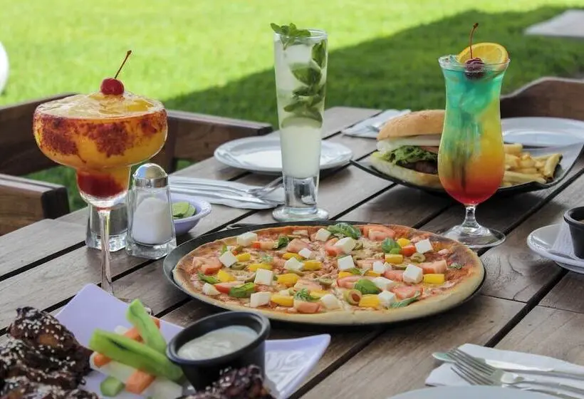 ホテル Sunvivia by Fiesta Americana Mazatlán