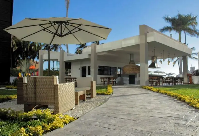 ホテル Sunvivia by Fiesta Americana Mazatlán