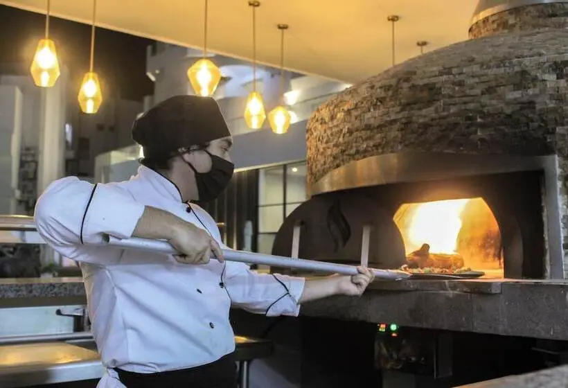 ホテル Sunvivia by Fiesta Americana Mazatlán